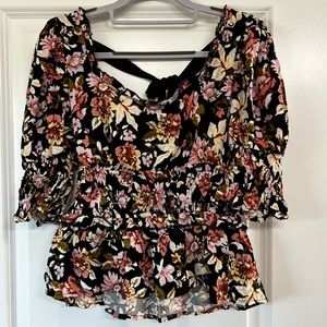 Mi Ami women small shirt